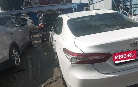 Toyota Camry, 2021 год, 2 800 000 рублей, 6 фотография