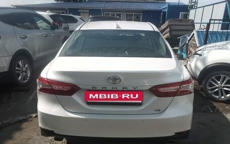 Toyota Camry, 2021 год, 2 800 000 рублей, 9 фотография
