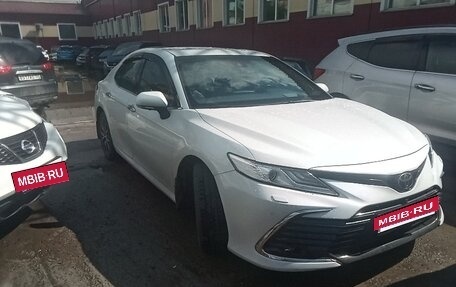Toyota Camry, 2021 год, 2 800 000 рублей, 2 фотография