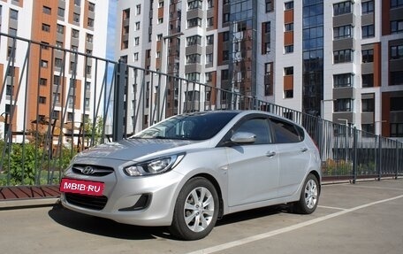 Hyundai Solaris II рестайлинг, 2013 год, 990 000 рублей, 2 фотография