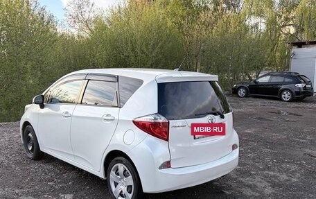 Toyota Ractis II, 2011 год, 800 000 рублей, 6 фотография