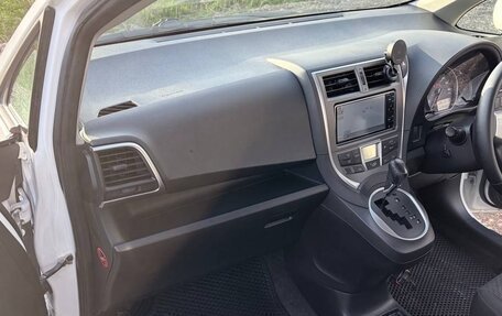 Toyota Ractis II, 2011 год, 800 000 рублей, 16 фотография