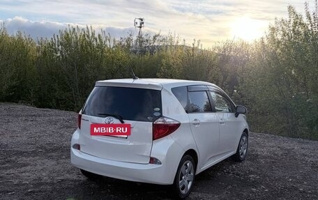 Toyota Ractis II, 2011 год, 800 000 рублей, 4 фотография
