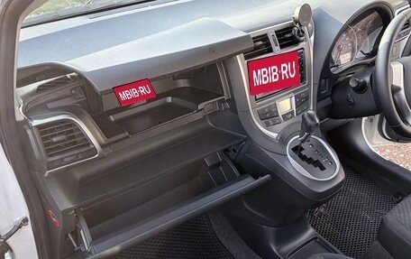 Toyota Ractis II, 2011 год, 800 000 рублей, 15 фотография