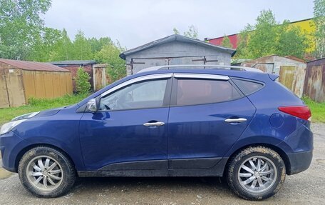 Hyundai Tucson III, 2010 год, 800 000 рублей, 2 фотография