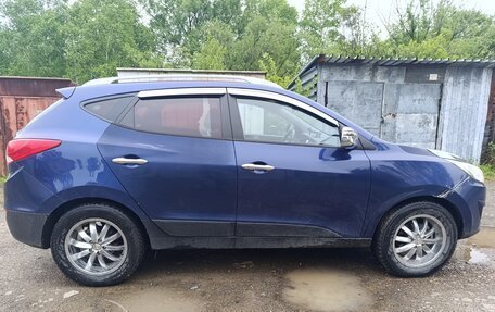 Hyundai Tucson III, 2010 год, 800 000 рублей, 3 фотография