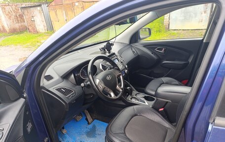 Hyundai Tucson III, 2010 год, 800 000 рублей, 5 фотография