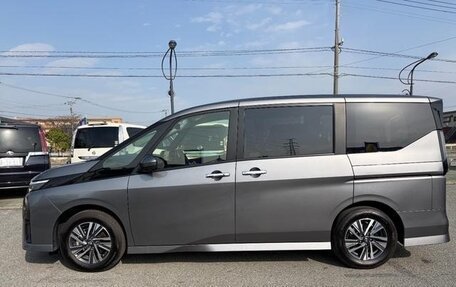 Nissan Serena, 2023 год, 2 650 000 рублей, 6 фотография