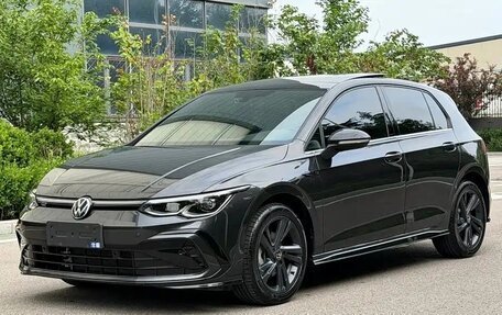 Volkswagen Golf VIII, 2023 год, 1 970 000 рублей, 1 фотография