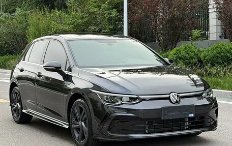 Volkswagen Golf VIII, 2023 год, 1 970 000 рублей, 3 фотография