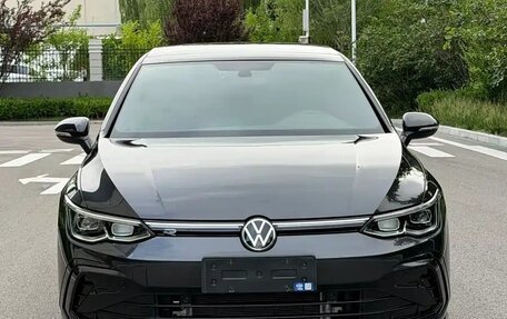 Volkswagen Golf VIII, 2023 год, 1 970 000 рублей, 2 фотография