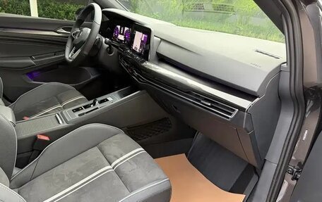 Volkswagen Golf VIII, 2023 год, 1 970 000 рублей, 10 фотография