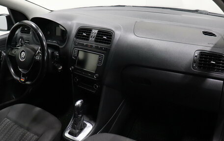Volkswagen Polo VI (EU Market), 2015 год, 800 000 рублей, 5 фотография