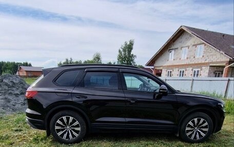 Volkswagen Touareg III, 2019 год, 4 650 000 рублей, 3 фотография