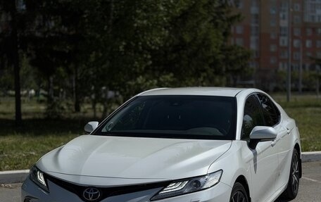 Toyota Camry, 2021 год, 3 250 000 рублей, 8 фотография
