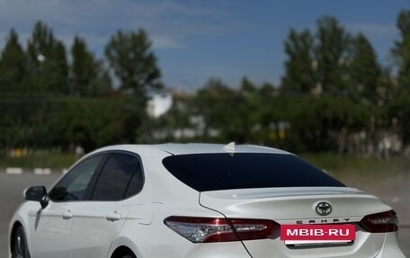 Toyota Camry, 2021 год, 3 250 000 рублей, 10 фотография