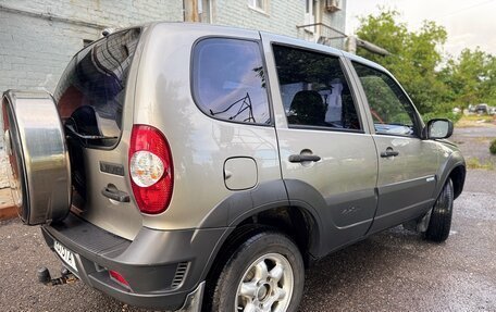 Chevrolet Niva I рестайлинг, 2011 год, 730 000 рублей, 3 фотография