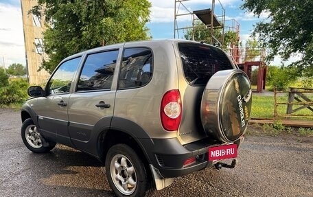 Chevrolet Niva I рестайлинг, 2011 год, 730 000 рублей, 2 фотография