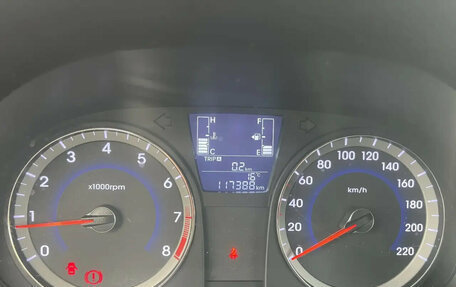 Hyundai Solaris II рестайлинг, 2015 год, 1 050 000 рублей, 9 фотография