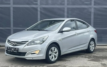 Hyundai Solaris II рестайлинг, 2015 год, 1 050 000 рублей, 3 фотография