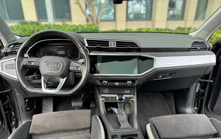 Audi Q3, 2021 год, 1 900 000 рублей, 7 фотография