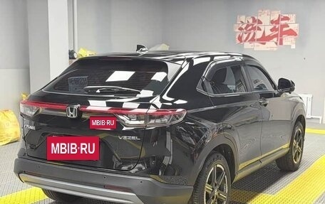 Honda Vezel, 2024 год, 1 720 000 рублей, 5 фотография