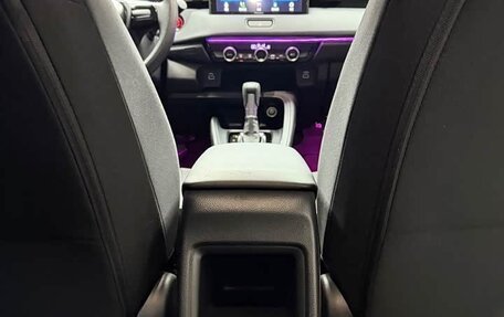 Honda Vezel, 2024 год, 1 720 000 рублей, 13 фотография