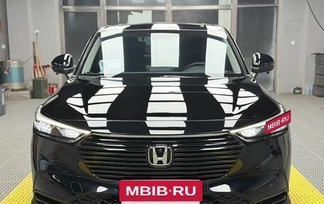 Honda Vezel, 2024 год, 1 720 000 рублей, 2 фотография