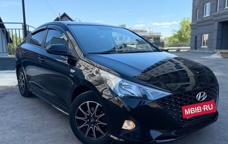 Hyundai Solaris II рестайлинг, 2022 год, 1 670 000 рублей, 8 фотография