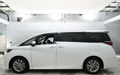 Toyota Alphard, 2025 год, 7 450 010 рублей, 4 фотография