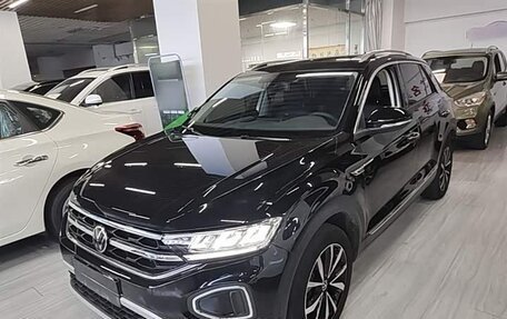 Volkswagen T-Roc I, 2023 год, 1 320 000 рублей, 1 фотография