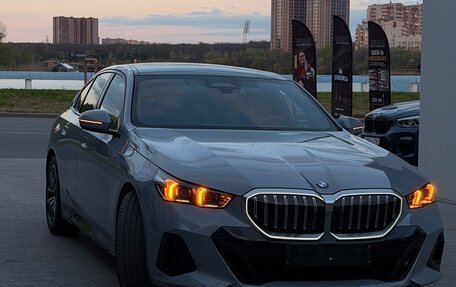 BMW 5 серия, 2024 год, 6 640 000 рублей, 14 фотография