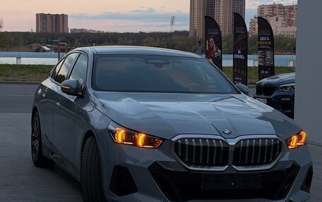BMW 5 серия, 2024 год, 6 640 000 рублей, 15 фотография
