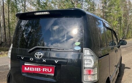 Toyota Voxy II, 2012 год, 1 700 000 рублей, 13 фотография