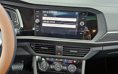 Volkswagen Jetta VII, 2022 год, 1 990 000 рублей, 20 фотография