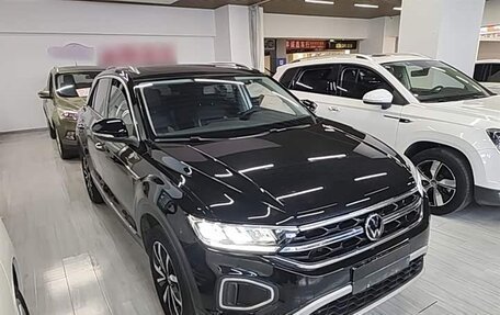 Volkswagen T-Roc I, 2023 год, 1 320 000 рублей, 2 фотография