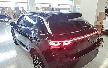 Volkswagen T-Roc I, 2023 год, 1 320 000 рублей, 5 фотография