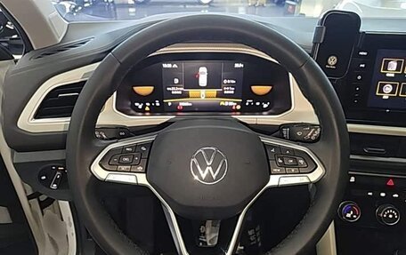 Volkswagen T-Roc I, 2023 год, 1 320 000 рублей, 14 фотография