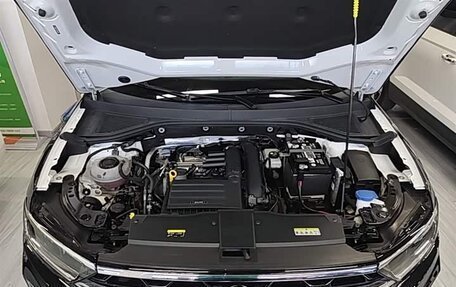 Volkswagen T-Roc I, 2023 год, 1 320 000 рублей, 17 фотография