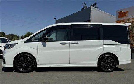 Honda Stepwgn IV, 2022 год, 1 610 888 рублей, 4 фотография