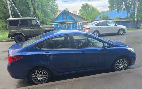 Hyundai Solaris II рестайлинг, 2011 год, 630 000 рублей, 2 фотография