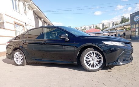 Toyota Camry, 2019 год, 2 100 000 рублей, 1 фотография