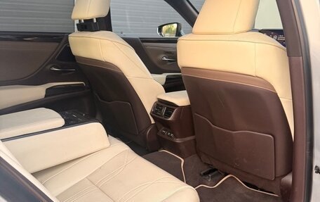 Lexus ES VII, 2018 год, 4 000 000 рублей, 15 фотография