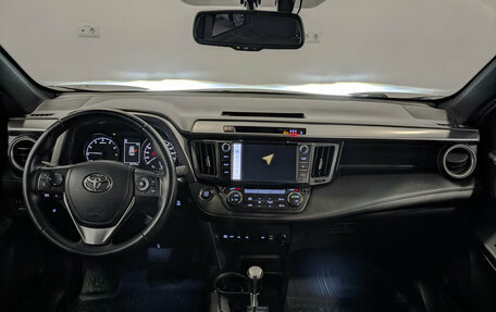 Toyota RAV4, 2019 год, 2 800 000 рублей, 14 фотография