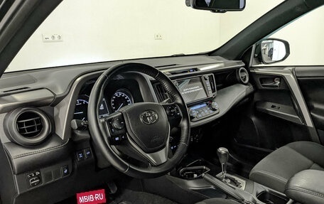 Toyota RAV4, 2019 год, 2 800 000 рублей, 15 фотография