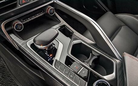 Geely Tugella FY11, 2023 год, 3 250 000 рублей, 20 фотография