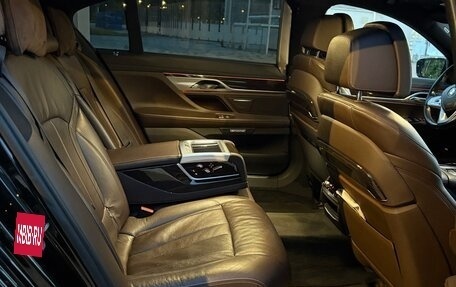 BMW 7 серия, 2016 год, 2 900 000 рублей, 18 фотография