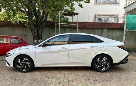 Hyundai Elantra, 2023 год, 1 820 000 рублей, 2 фотография