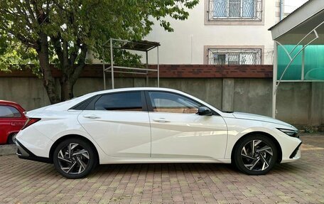 Hyundai Elantra, 2023 год, 1 820 000 рублей, 3 фотография