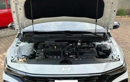 Hyundai Elantra, 2023 год, 1 820 000 рублей, 9 фотография